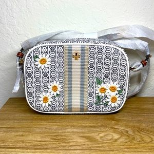New Tory Burch Small Camera Bag , Height 5”(12.5cm) Length 7.2”(18cm) Depth 2.4”